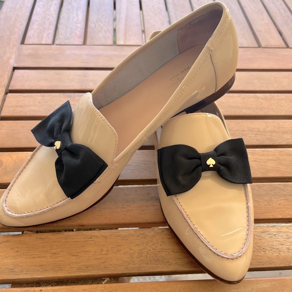 Kate Spade New York Cosetta Too neutral loafers with black bow